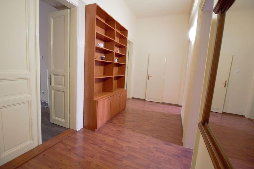 Comfort 2Bedrooms Quite Place!-Vinohrady Prague Luaran gambar