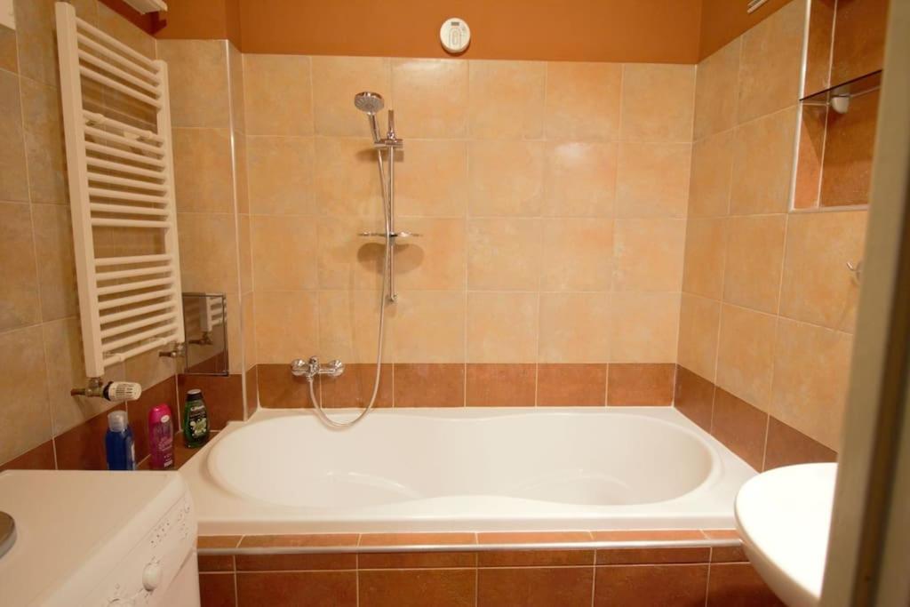 Comfort 2Bedrooms Quite Place!-Vinohrady Prague Luaran gambar